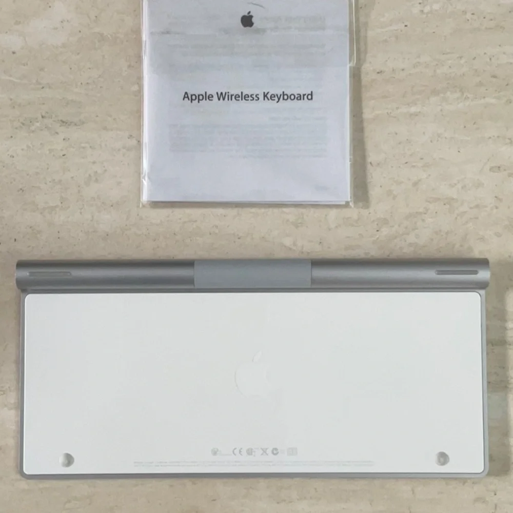 Apple Keyboard Wireless Model A1314 Genuine OEM Authentic - Picture 3 of 11